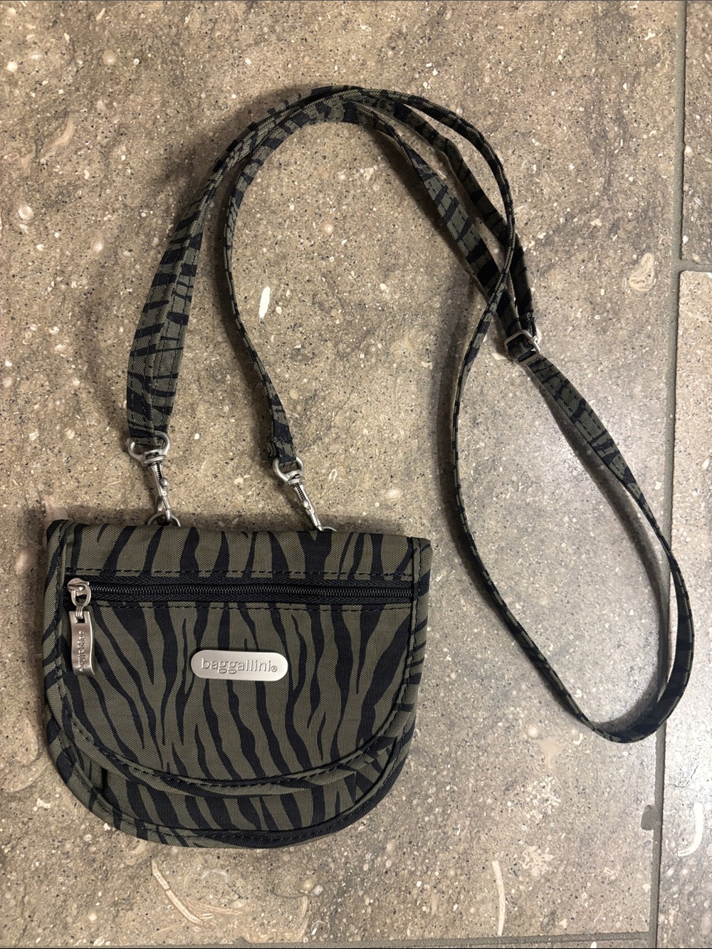 Baggalini convertible crossbody bag, animal print.